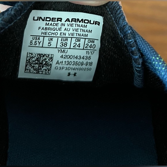 UNDER ARMOUR Kick It 2 Low Sneaker Sz 7.  NEW! - Picture 4 of 8